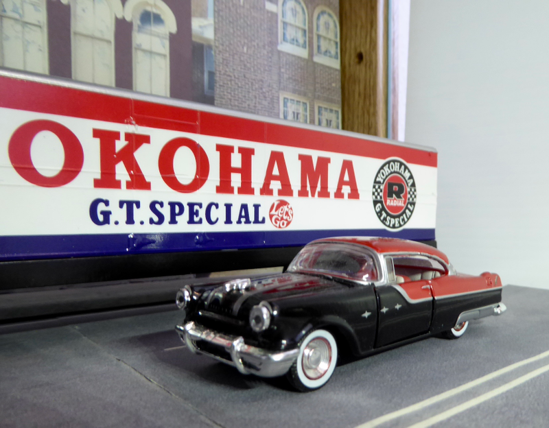 Illustration for article titled Hot Sixty 4th: Two Tone Tuesday